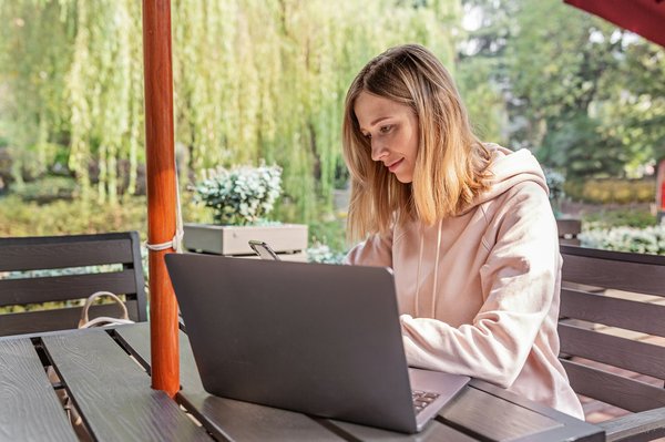 Techniques de vente automobile : vers une nouvelle ère digitale